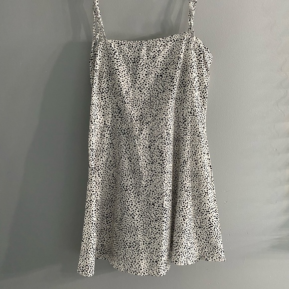 Dress - Picture 1 of 3